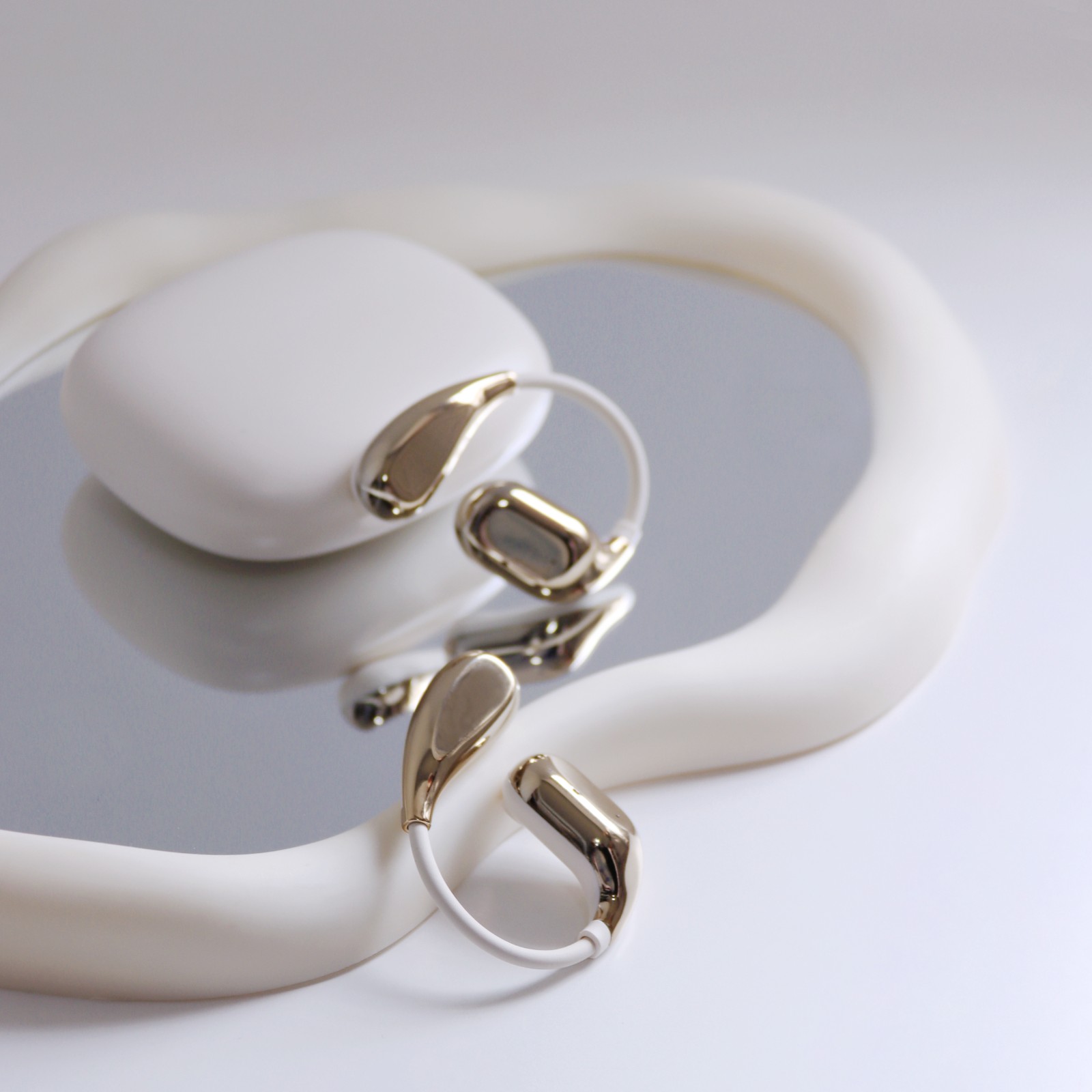 500pcs Rose Gold Headphones for Singapore Annual Dinner